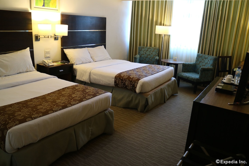 Business Room, 2 Double Beds, Non Smoking - Photo 2
