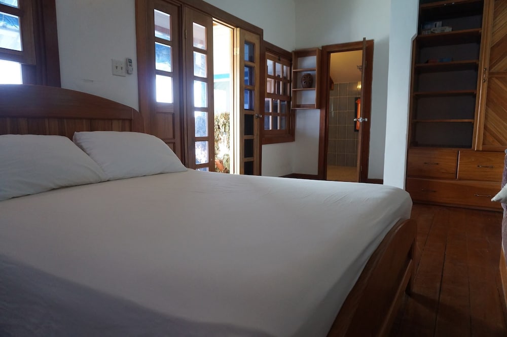 Suite, Ocean View photo 2
