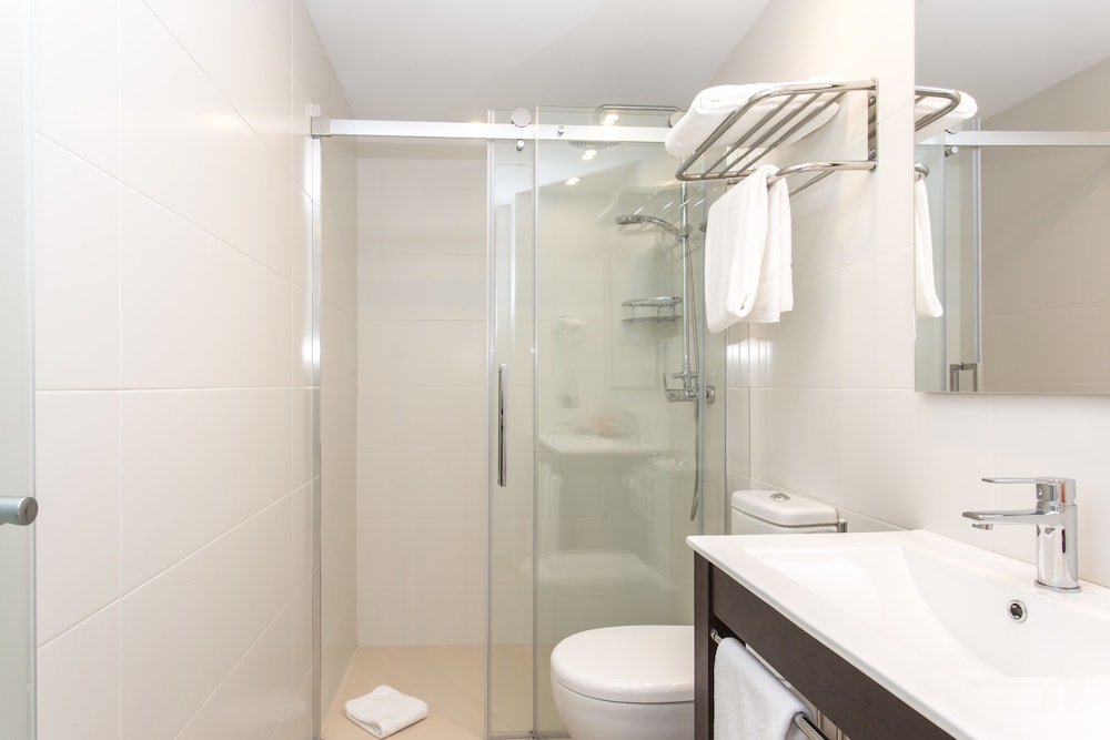 Double Room (3 adults)