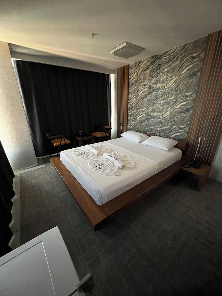 Deluxe Studio, City View
