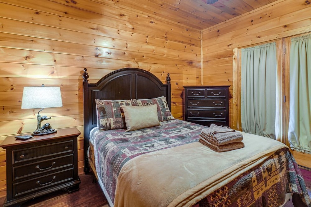 Gatlinburg Getaway - Private Theater Hot Tub, Kuva 5
