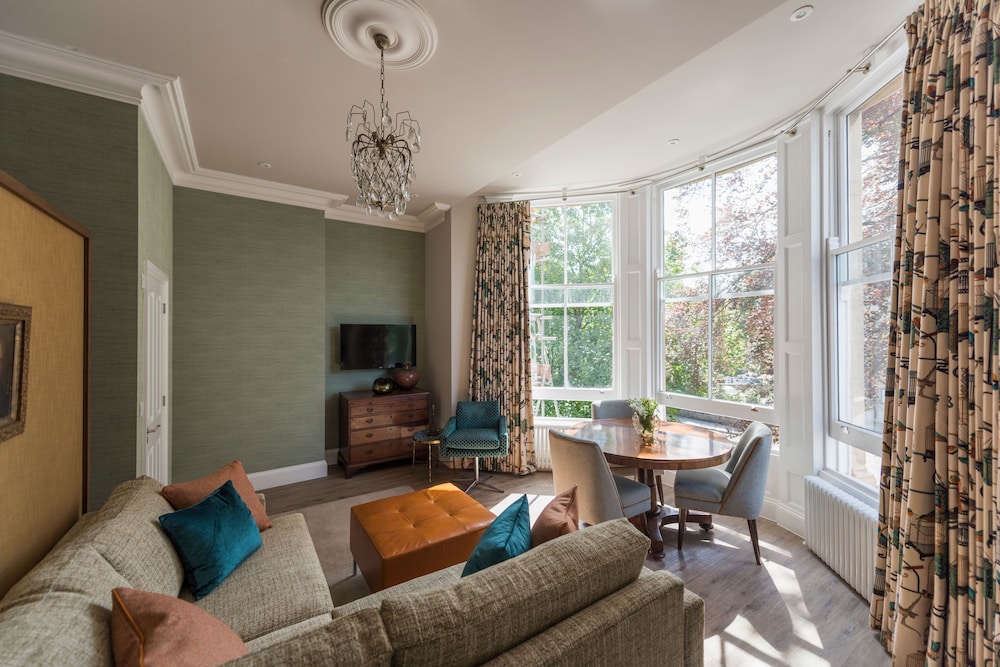 Junior Suite, City View photo 3
