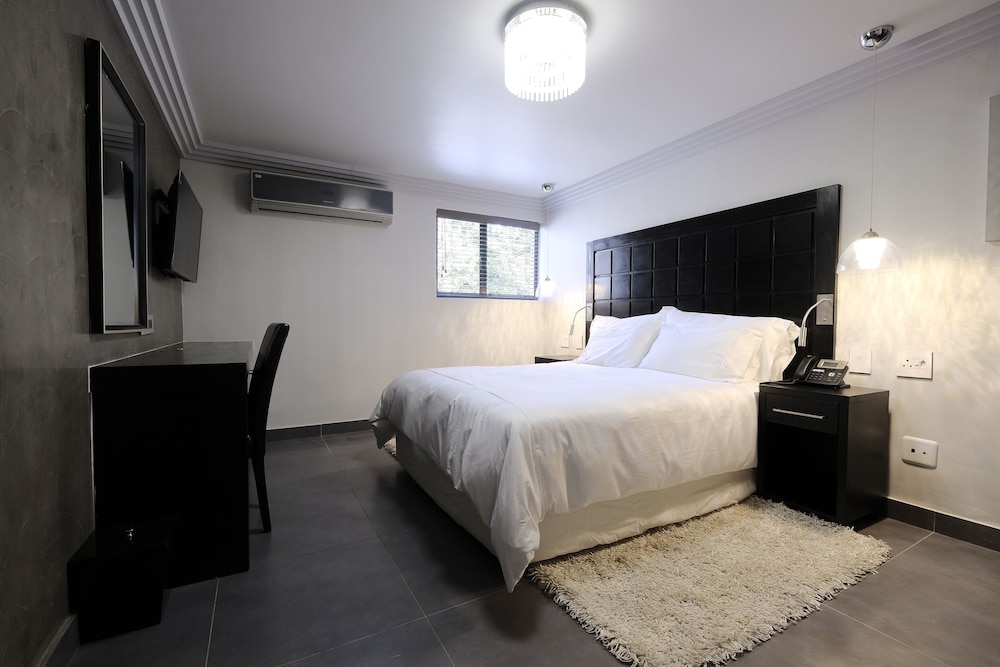 Luxury Hotel Room 4 photo 1