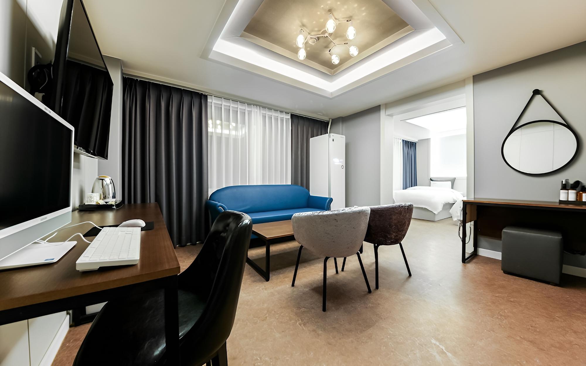 Room (Royal Twin (with styler double + sing) photo 3