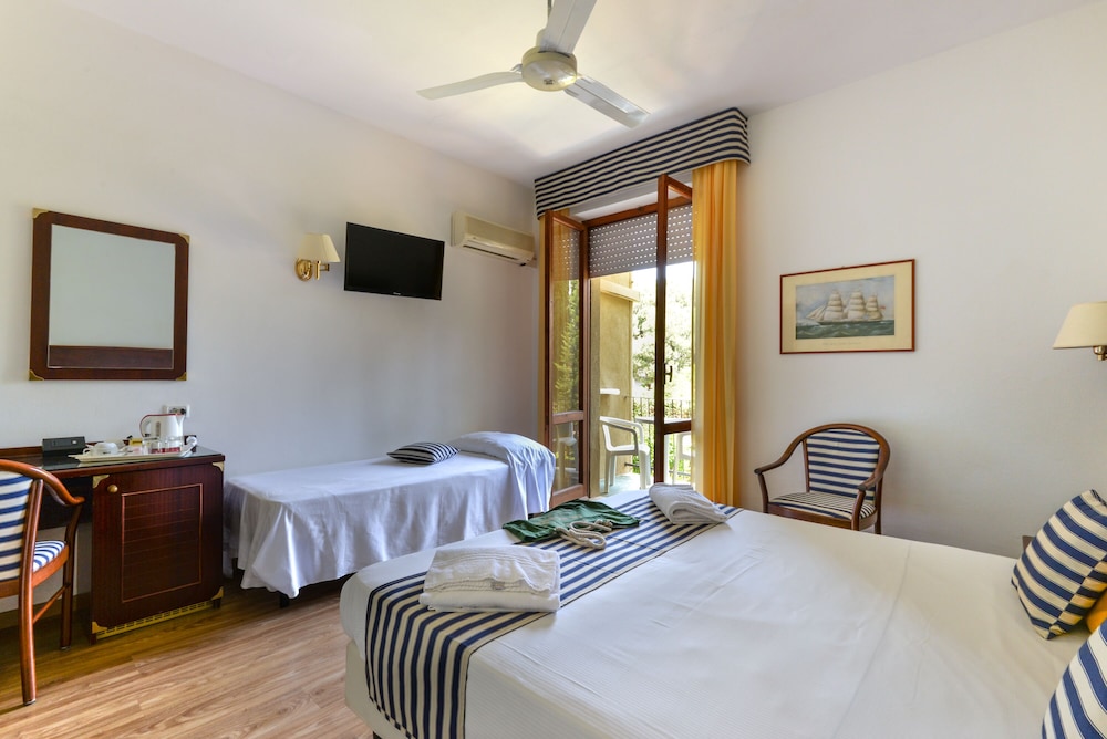 Classic Double Room - Photo 33