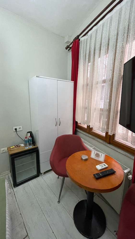 Economy Double Room photo 3