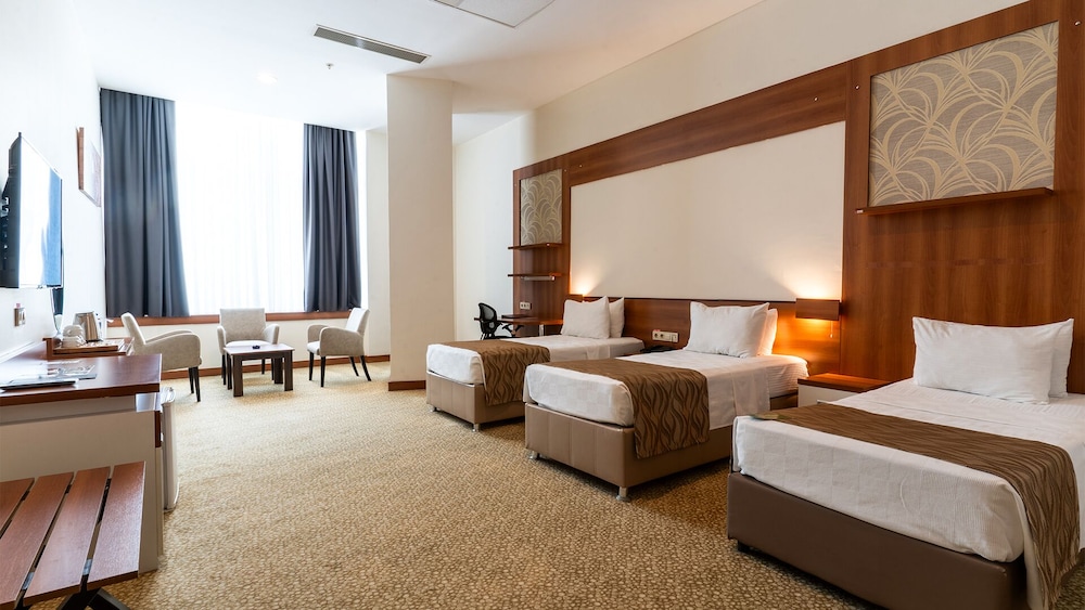 Basic Triple Room photo 2
