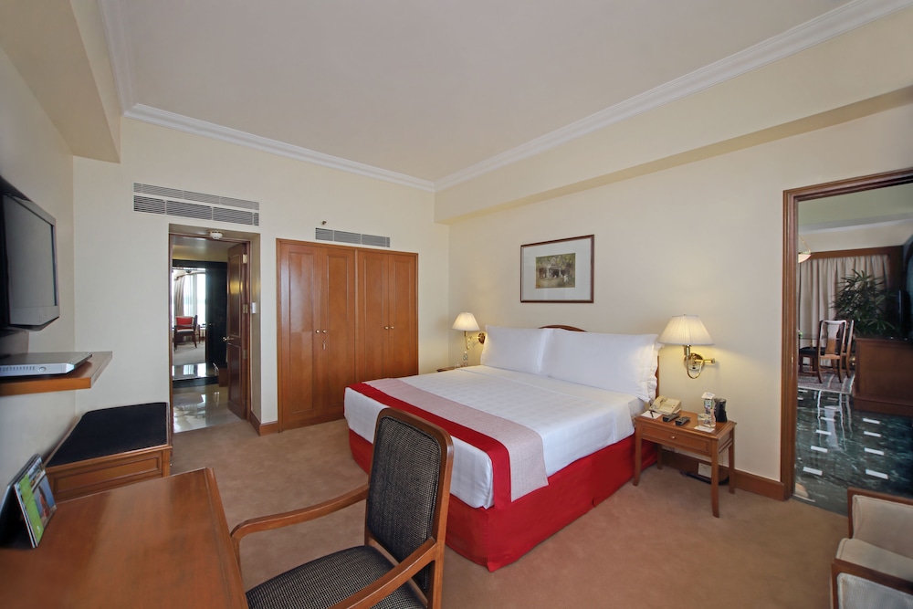 Premier Room, Ocean View thumbnail 6
