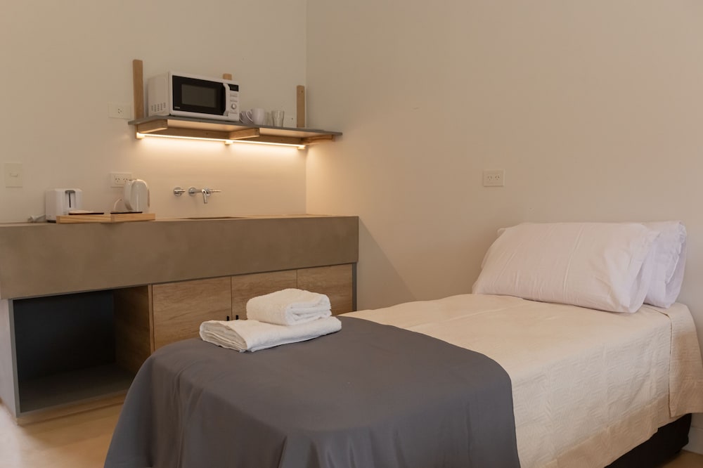 Classic Triple Room, Mountain View photo 3