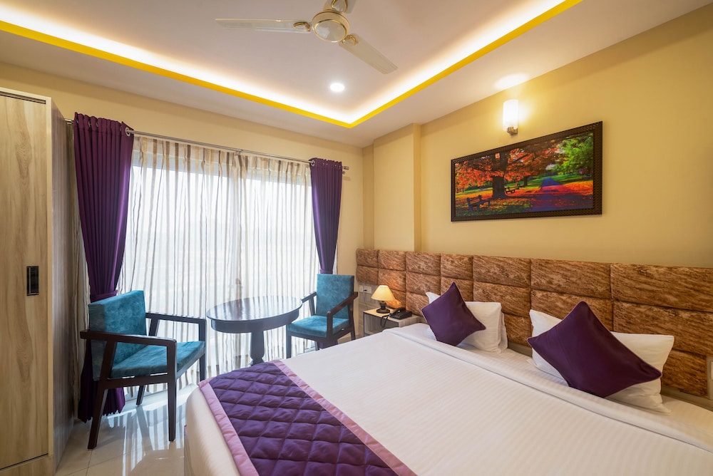 Deluxe Room - Photo 5