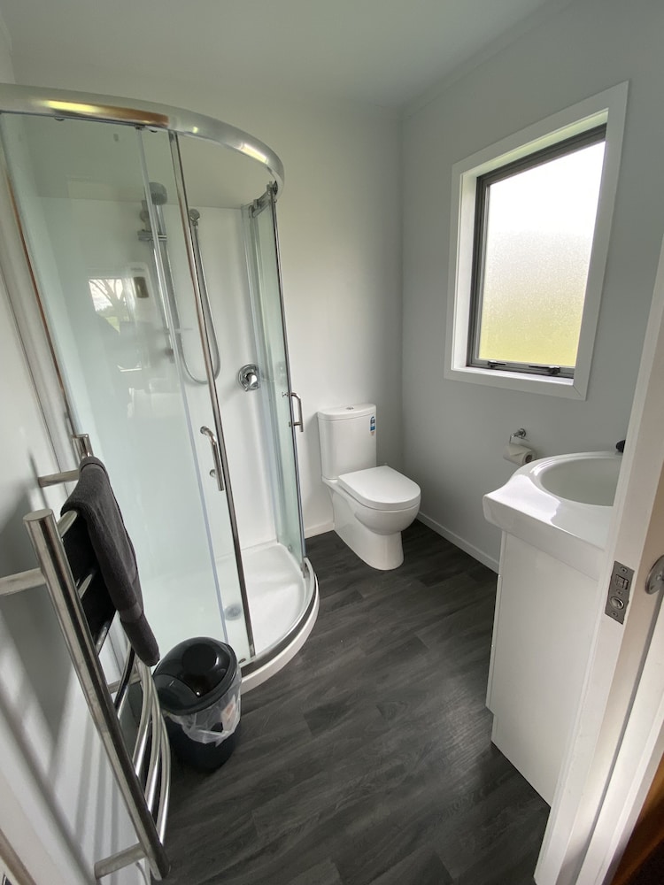 Ensuite Kitchen Cabin