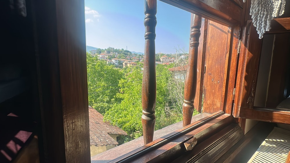Deluxe Room, City View
