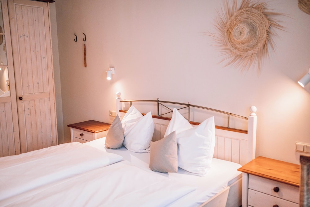Double Room, Bathtub