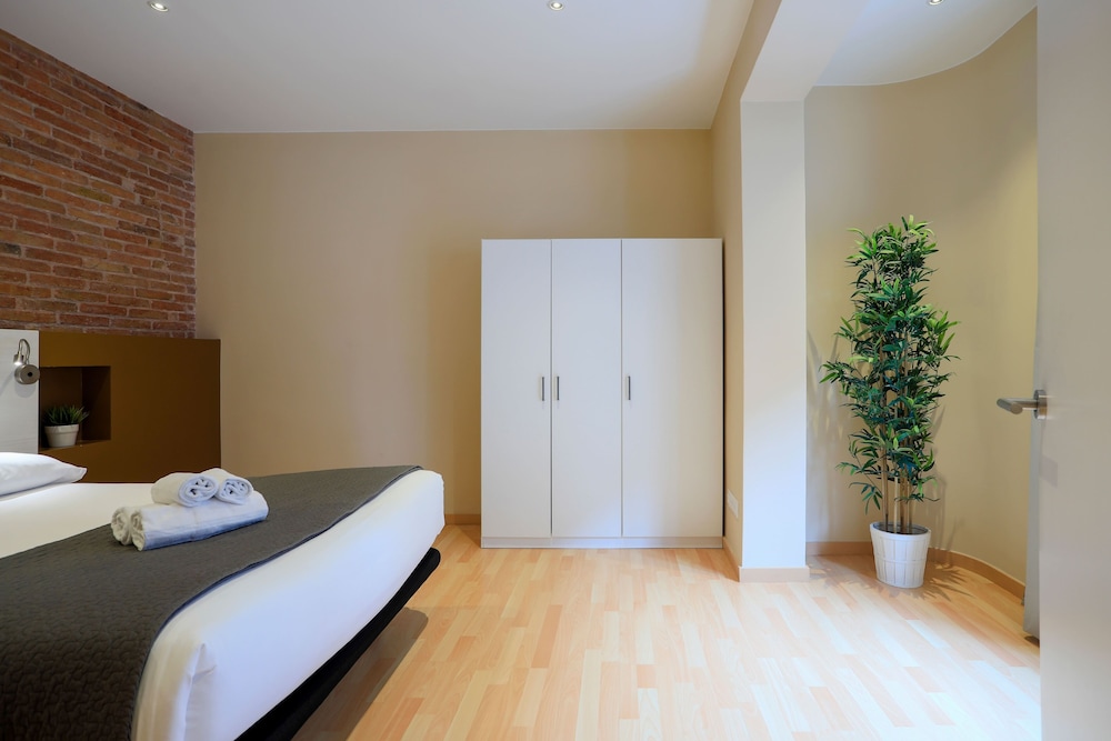 Family Apartment, 4 Bedrooms (1014) photo 2
