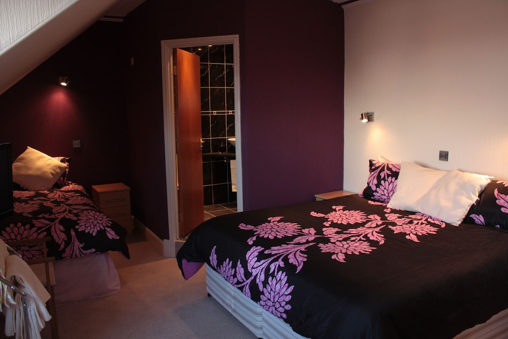 Triple Room, Ensuite (Sleeping 3) - Photo 2