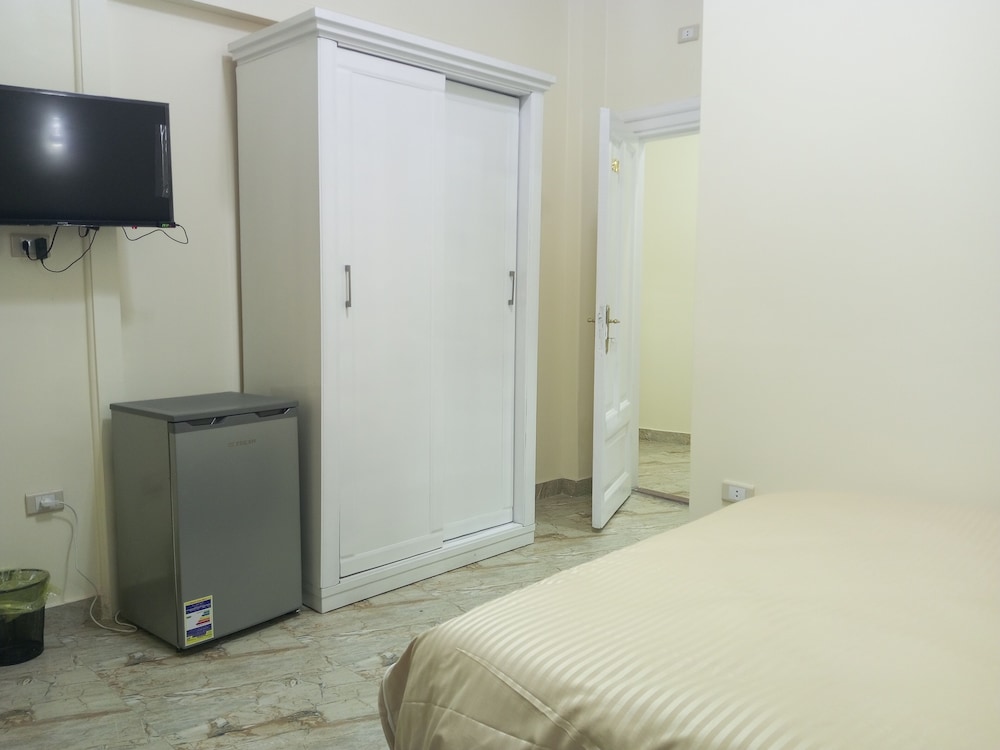 Deluxe Twin Room, 2 Twin Beds, Private Bathroom - Photo 2