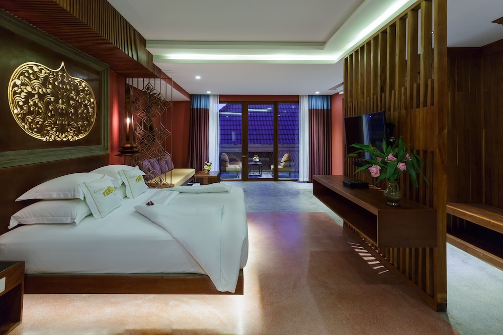 Premier Suite, Bathtub, Balcony with City View photo 1