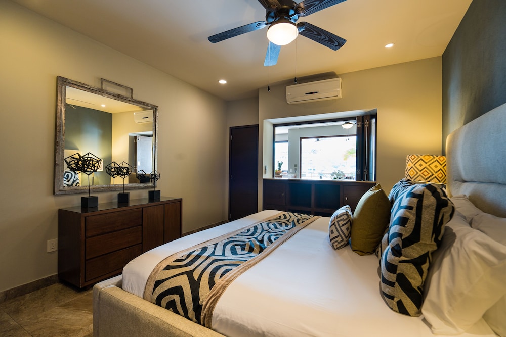 Luxury Penthouse, 1 Bedroom, Mountain View