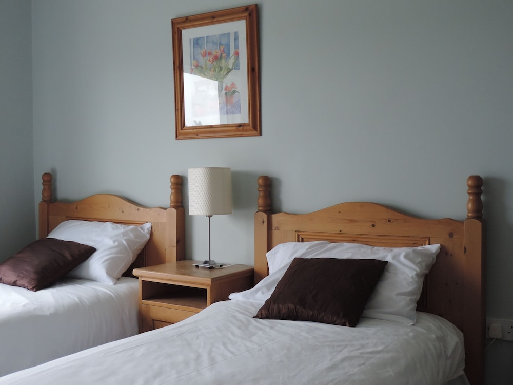 Twin Room, Ensuite photo 3