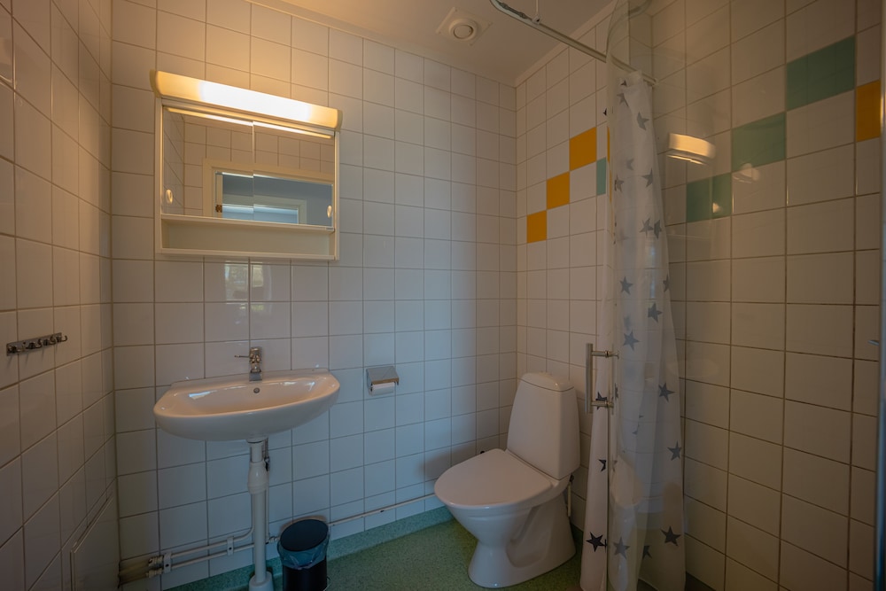 Apartment, 2 Bedrooms, Ground Floor - Photo 5