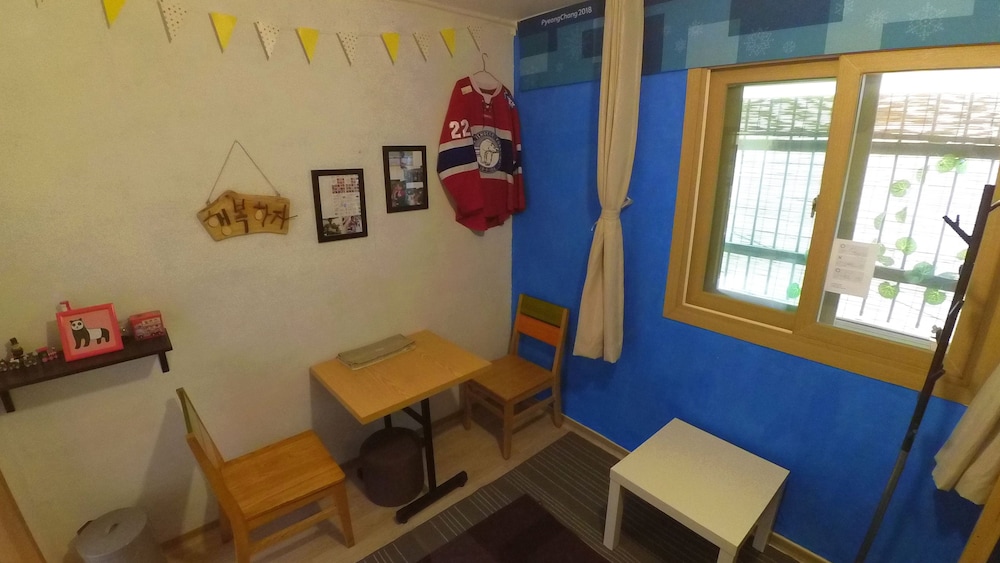 Budget Twin Room (Koreans Not Allowed) photo 3