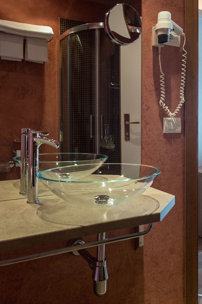 Double Room - Photo 6