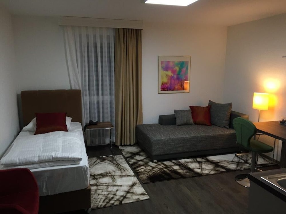 Single Room photo 2