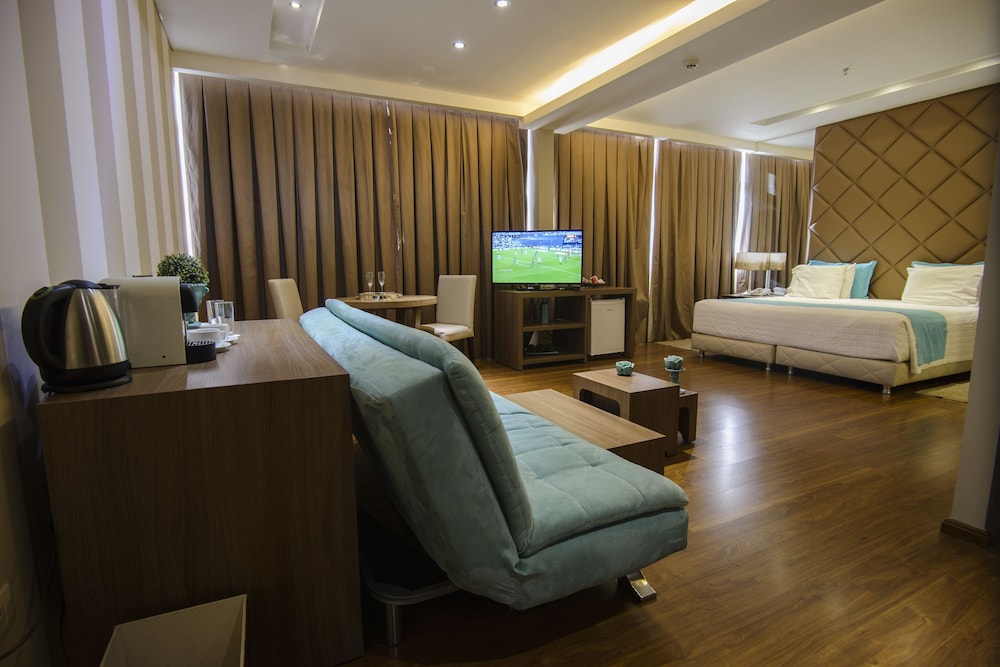 Executive Suite, 1 King Bed photo 2