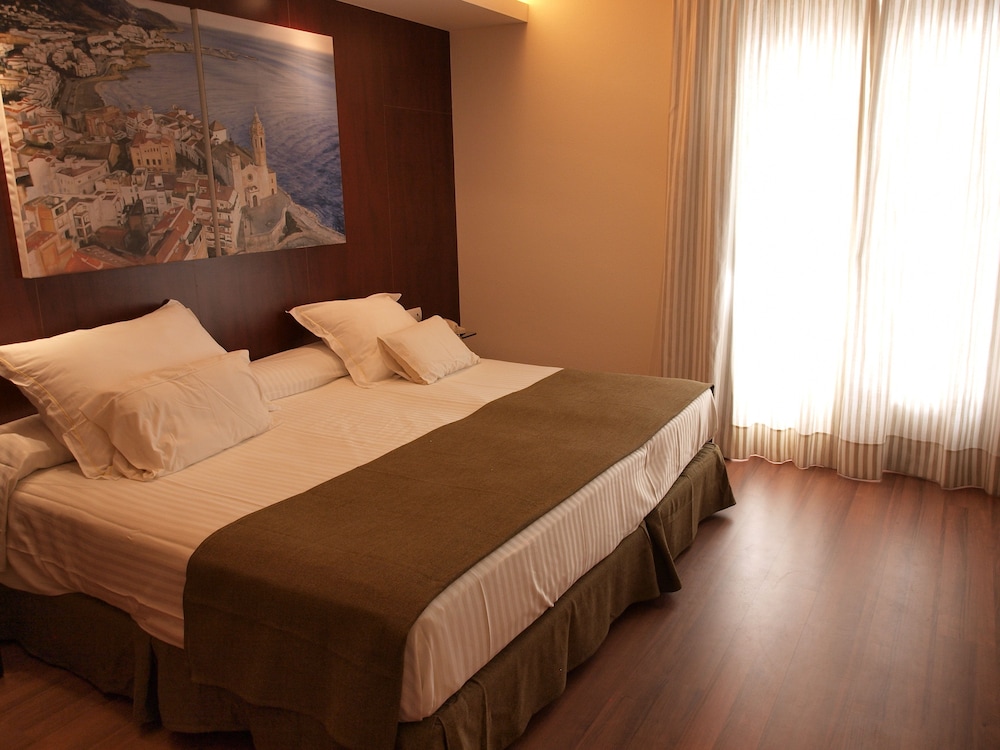 Superior Double or Twin Room (annex building) - Photo 7