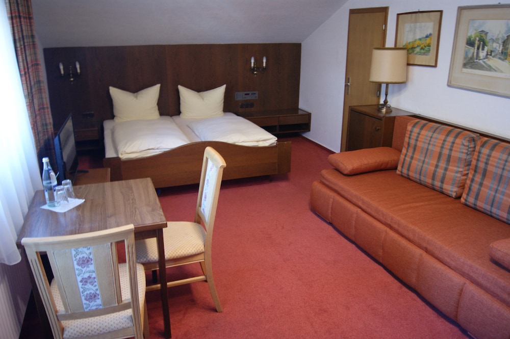Triple Room (with extra bed)