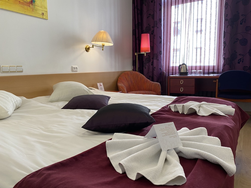 Double or Twin Room - Photo 4