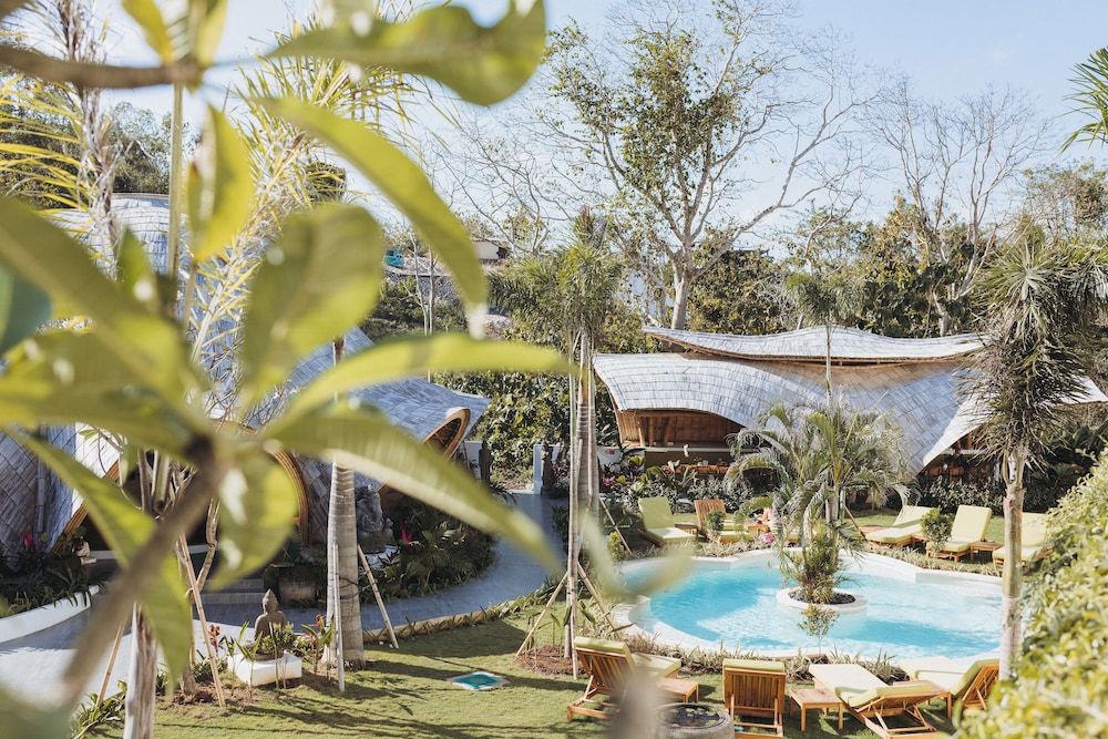 Deluxe Double Room, Pool View photo 2