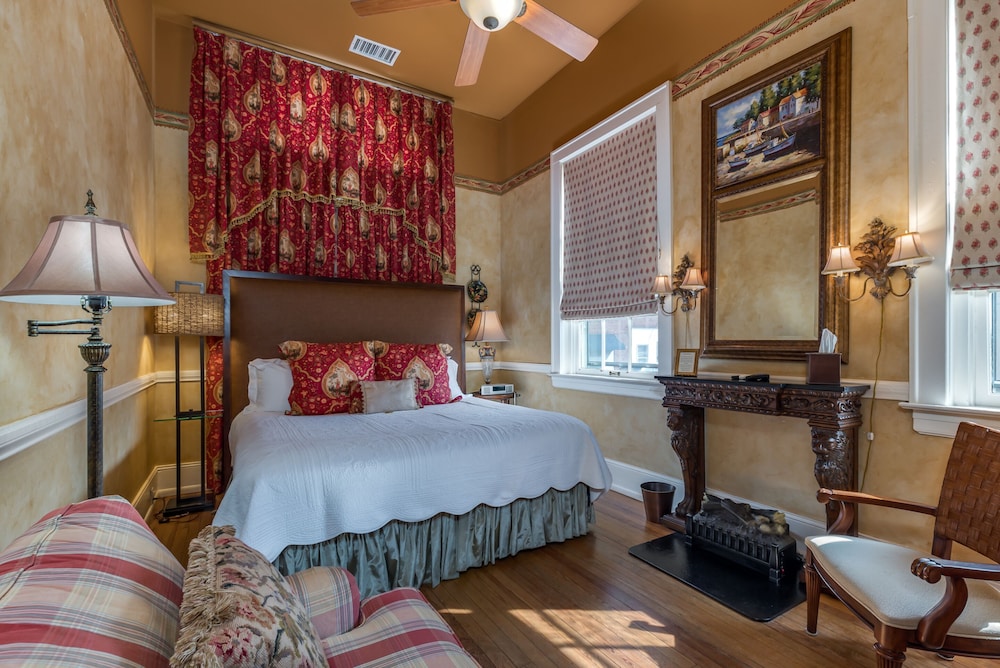 Single Room, 1 King Bed