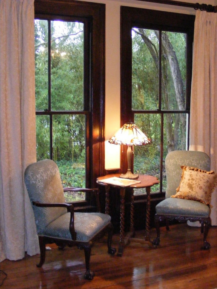 Deluxe Room, 1 Queen Bed, Garden View (Mimosa) photo 2