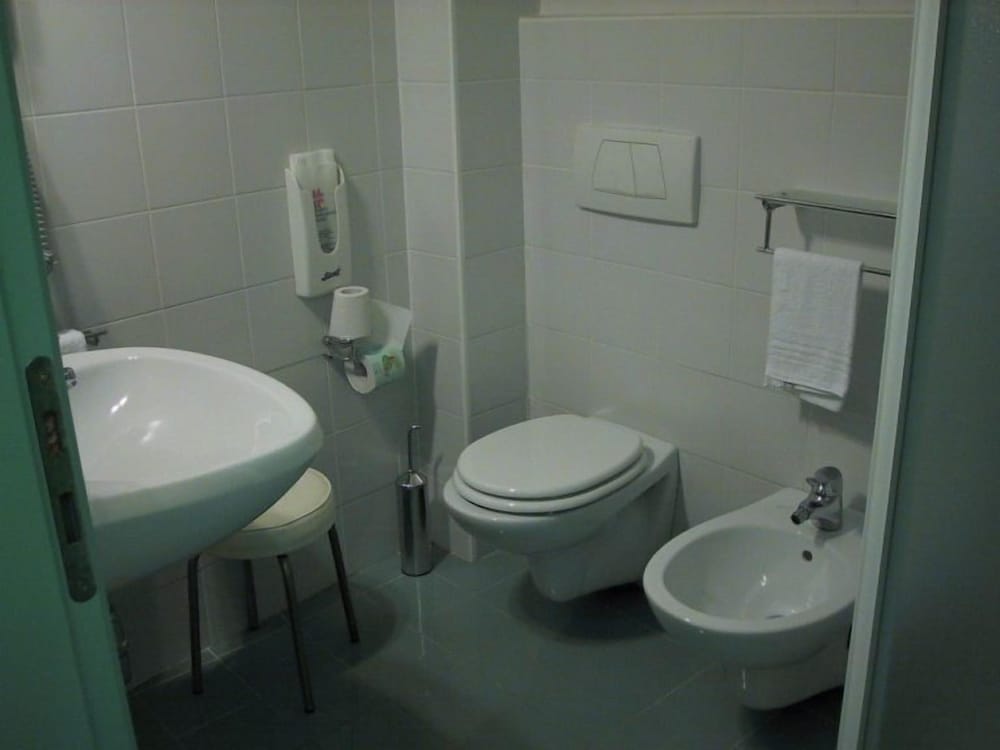 Double Room - Photo 6