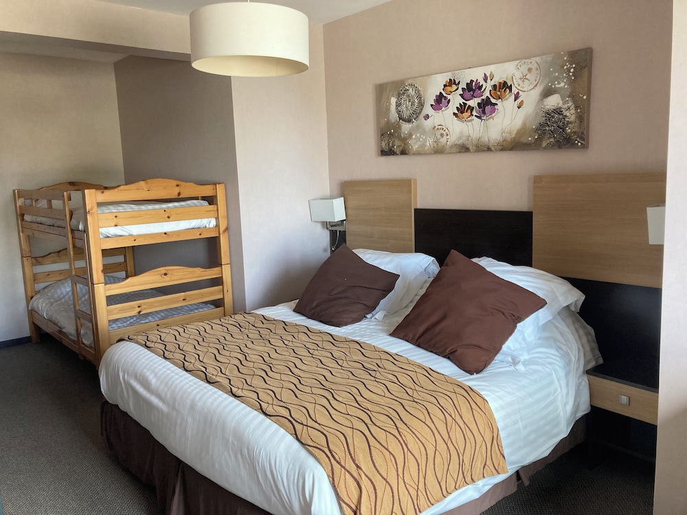 Family Room, 1 Bedroom photo 1