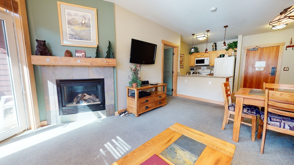 Condo, 2 Bedrooms