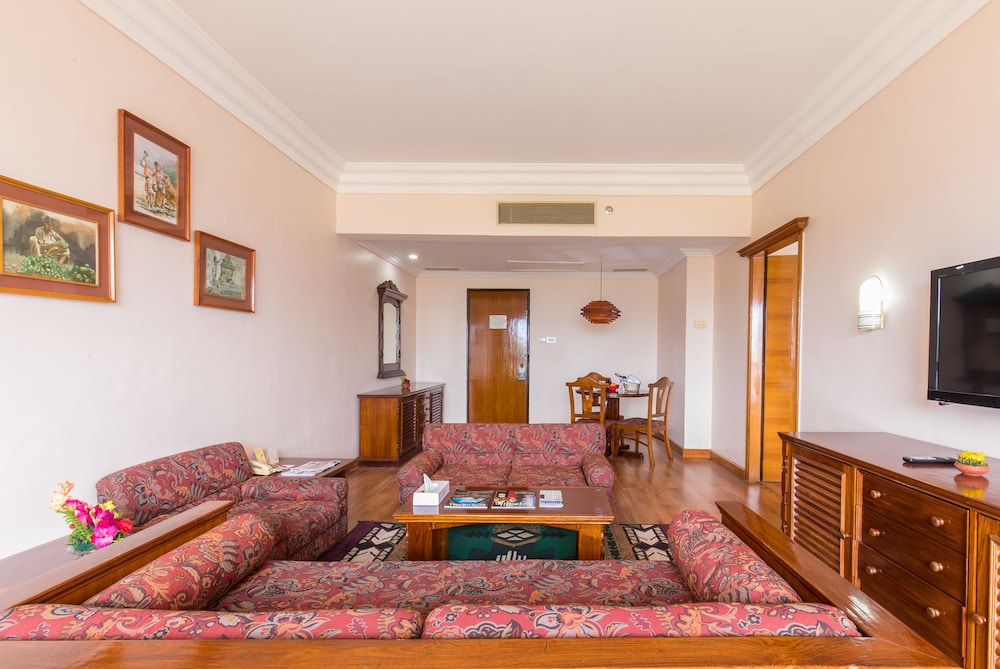 Deluxe Suite