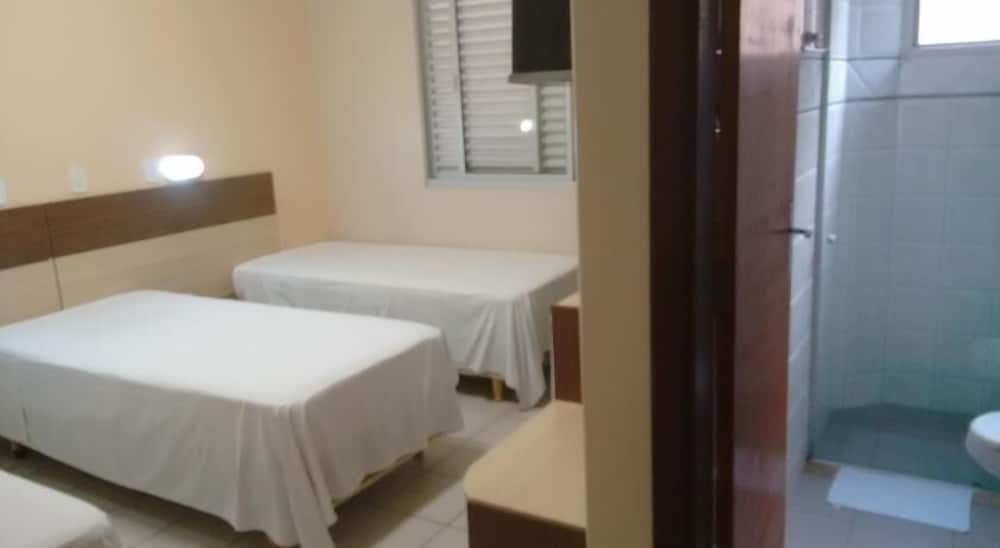 Standard Triple Room, 3 Twin Beds photo 2