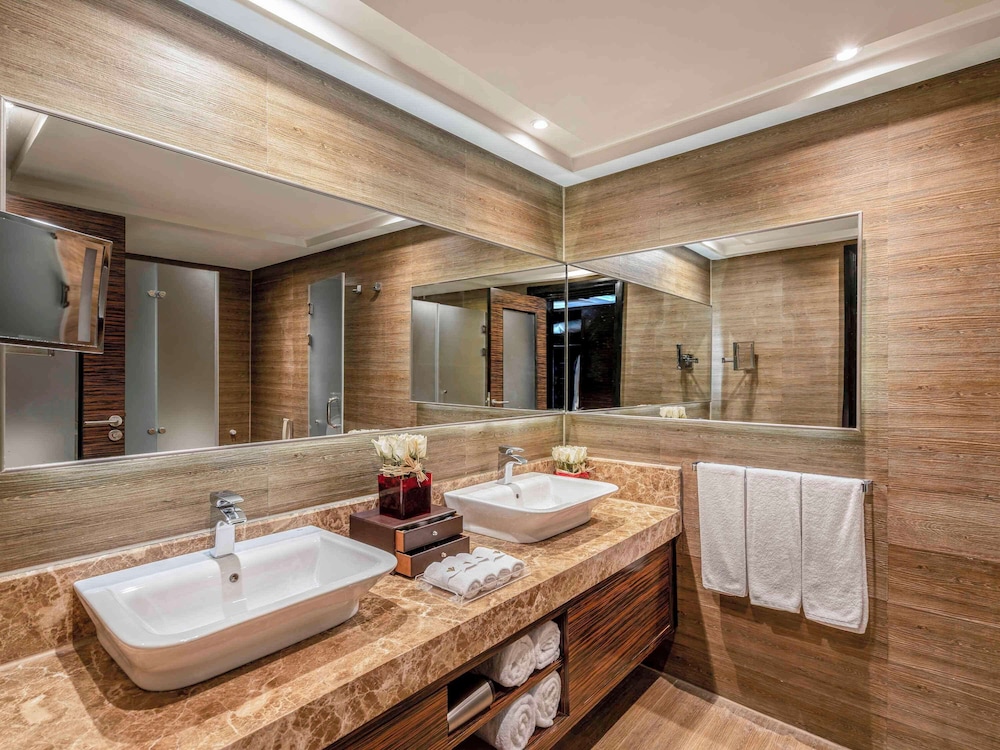 Executive Suite, 1 King Bed photo 2