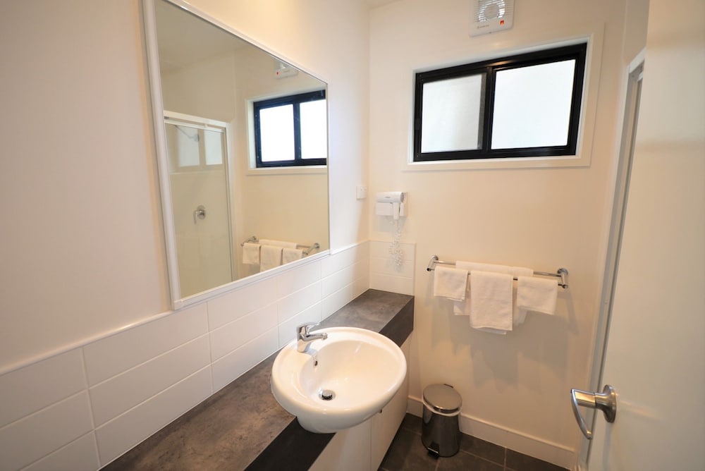 Executive Cabin, 2 Bedrooms, River View photo 3