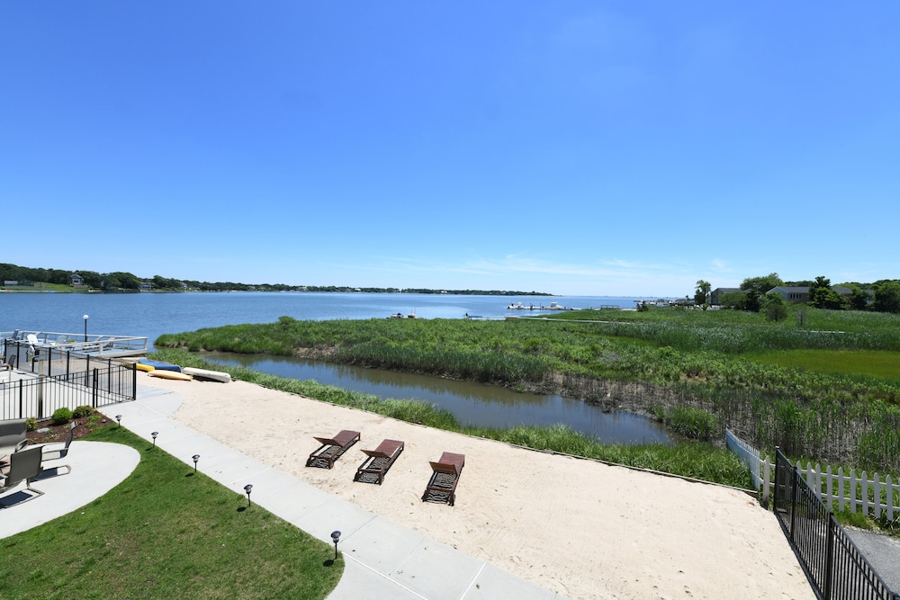 Panoramic Penthouse, 2 Queen Beds, Bay View photo 2