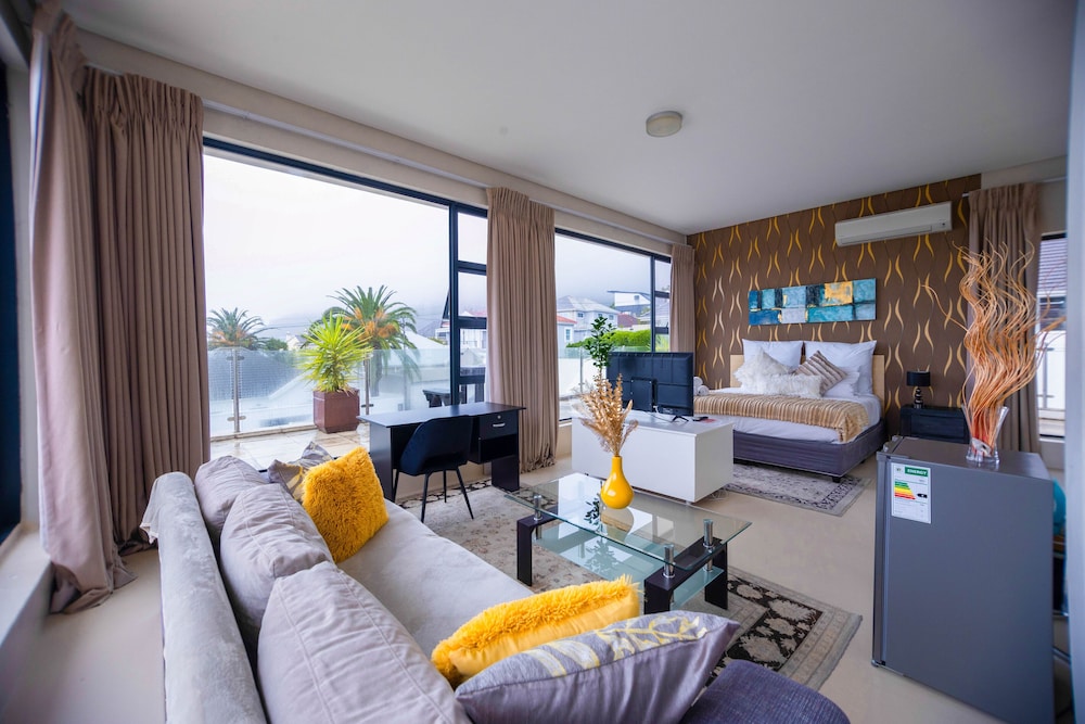 Sea-View Wing Suites Top Level (DELUXE) photo 1