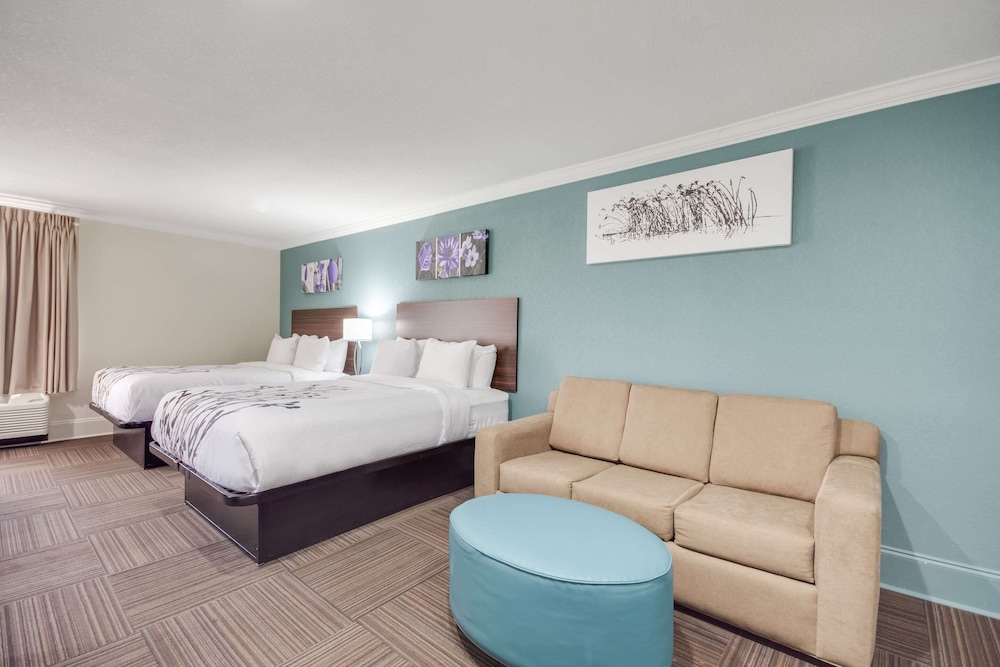 Suite, Multiple Beds - Photo 5