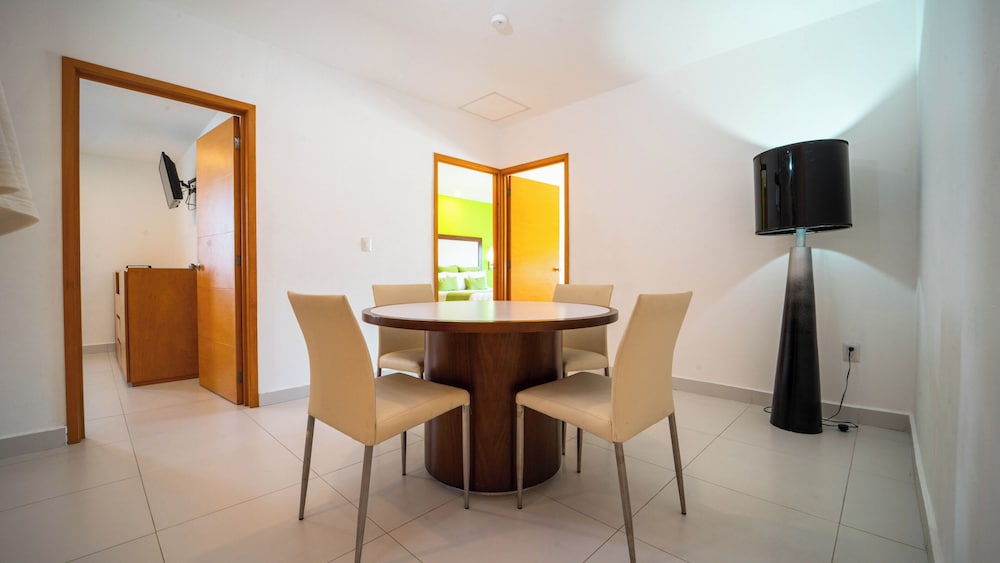 Master Suite 3 Bedrooms - Photo 1