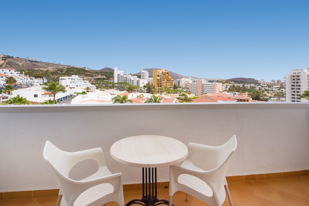 Standard Room, Balcony, Partial Sea View photo 2