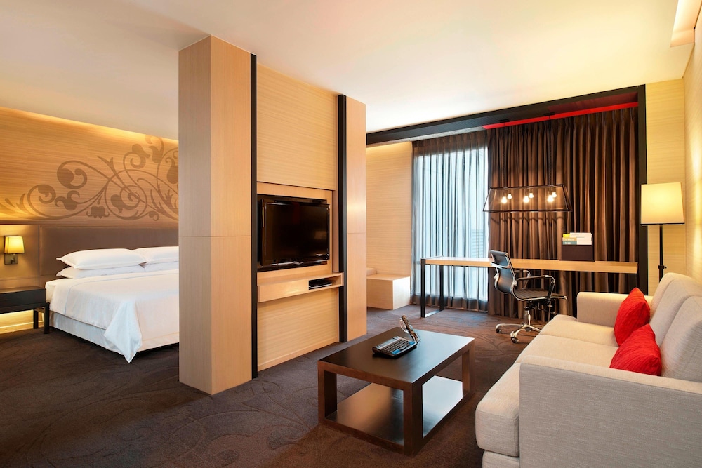 Junior Studio Suite, 1 King Bed photo 2