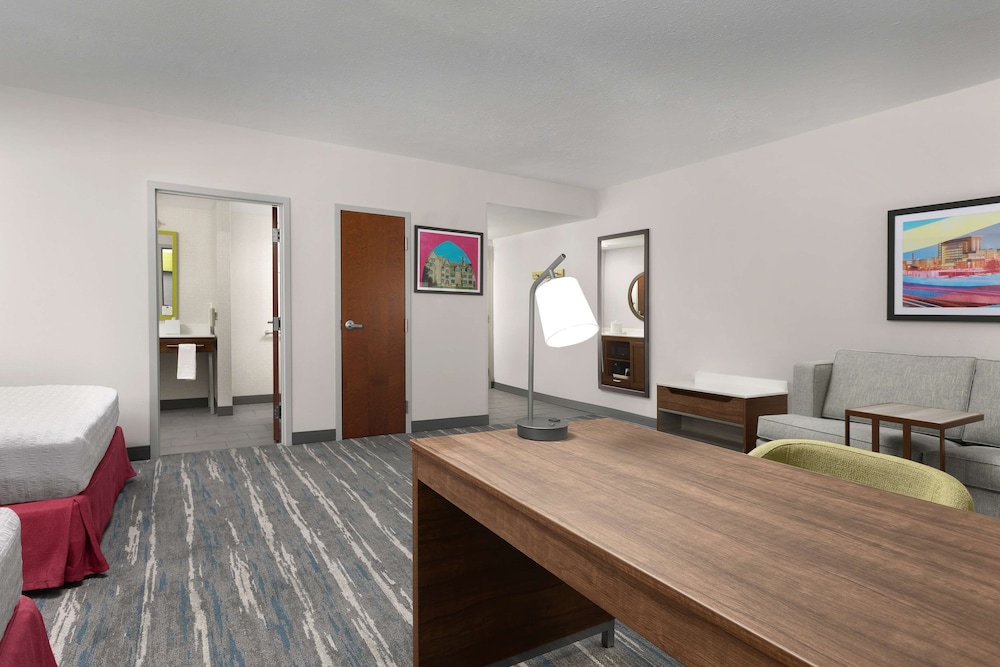 Studio, 2 Queen Beds, Accessible, Bathtub (Mobility & Hearing) - Photo 4