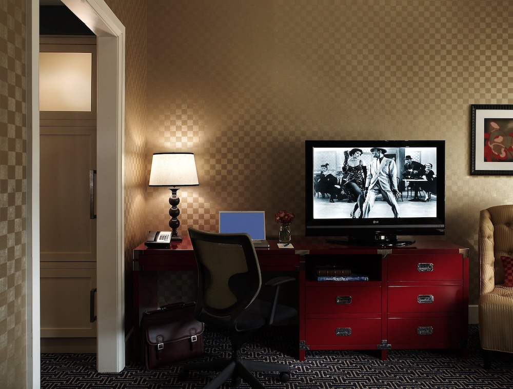 Suite, 1 Bedroom, Hearing Accessible (Communications Accessible) - Photo 4