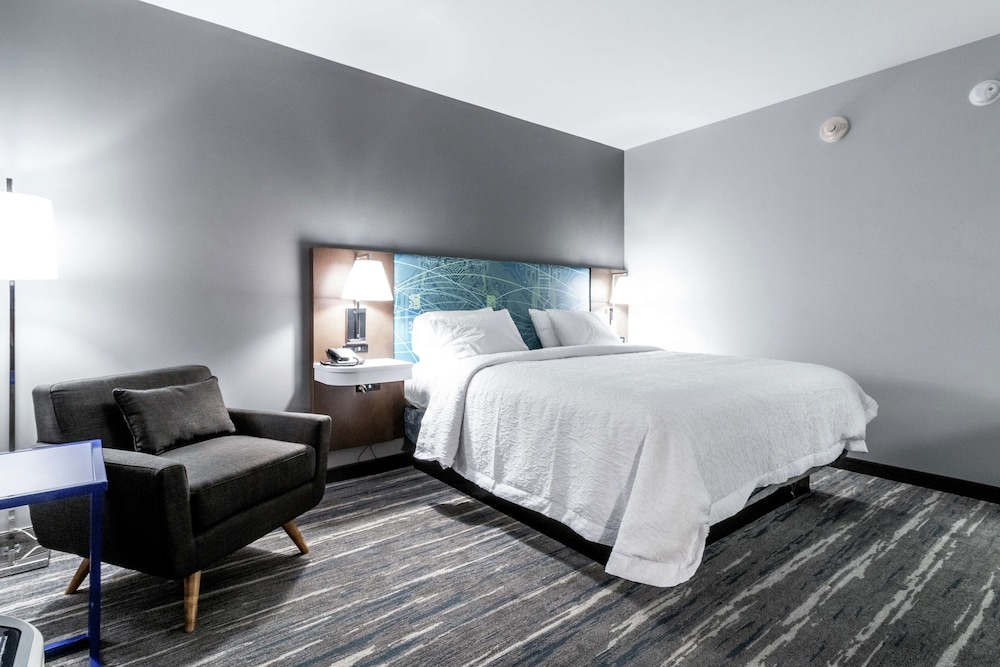 Room, 1 King Bed, Accessible - Photo 2